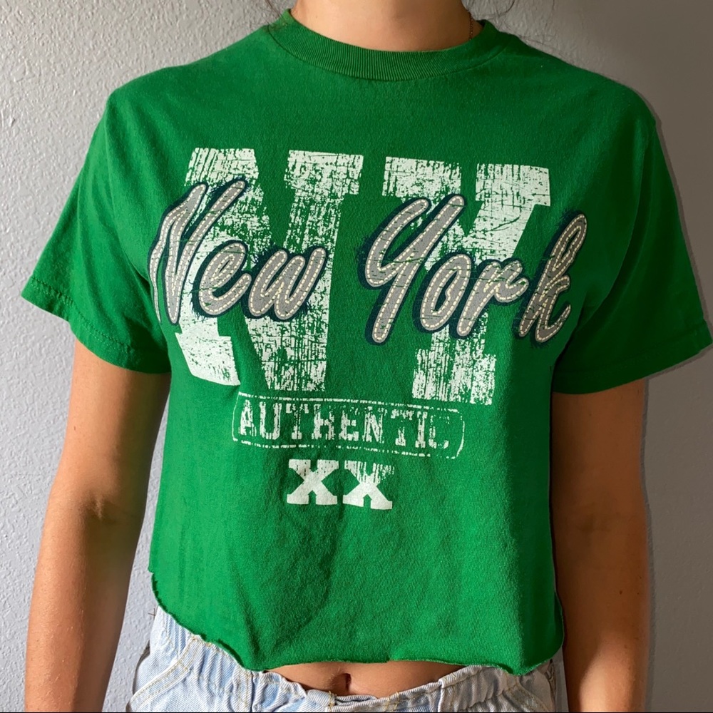 Slightly cropped t shirt, green